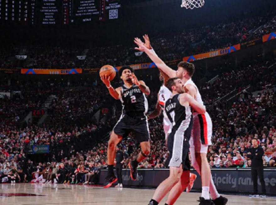 乐鱼体育app下载-他是NBA现役最强防守教练，年龄和詹姆斯一样大 苦熬15年终迎转正